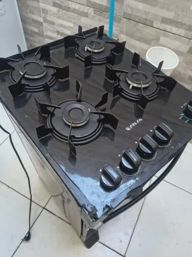 Fogão Atlas 4 bocas Funcionando perfeitamente todas as bocas e forno!