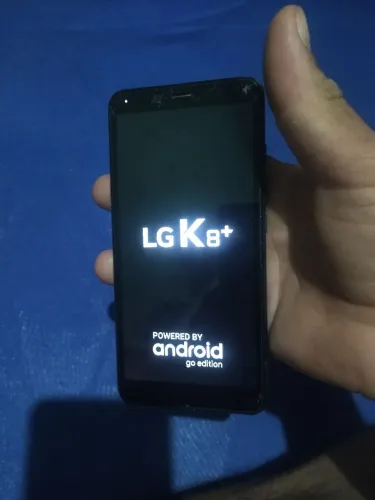Celular LG K8+ com Android Go 