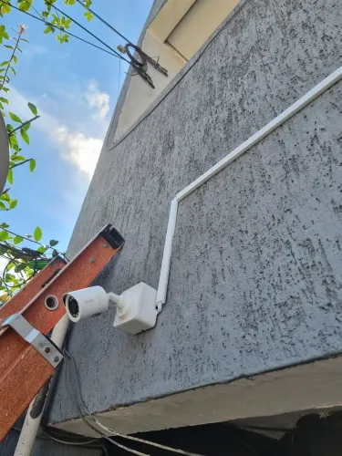 Instalação de Câmeras e alarme segurança 24h