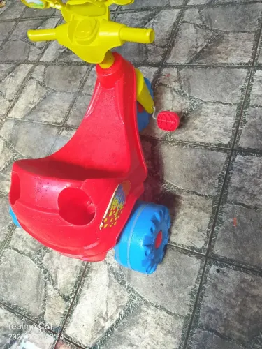 Vendo velocípede da bandeirantes bem conservado 