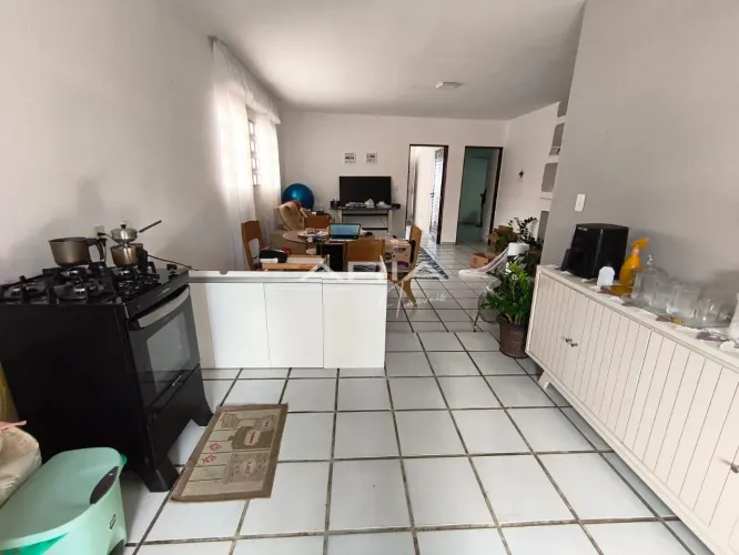 Casa disponivel para LOCAÇÃO na Avenida cajazeiras - Manaira - João Pessoa