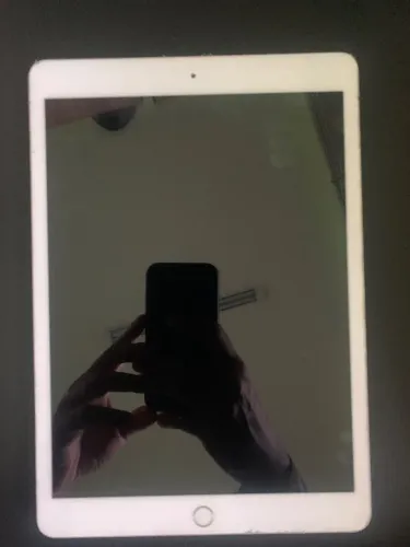 iPad 7ª Geração Wi-Fi (Para Peças) - Tela Perfeita + Caixa Original