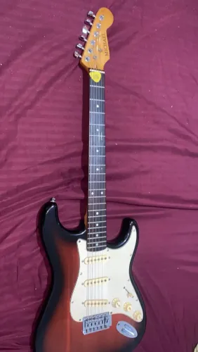 Guitarra Michael antiga