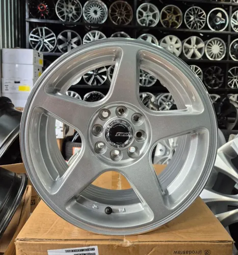 Jogo de rodas raw evo concava aro 15 4x100 e 4x108 