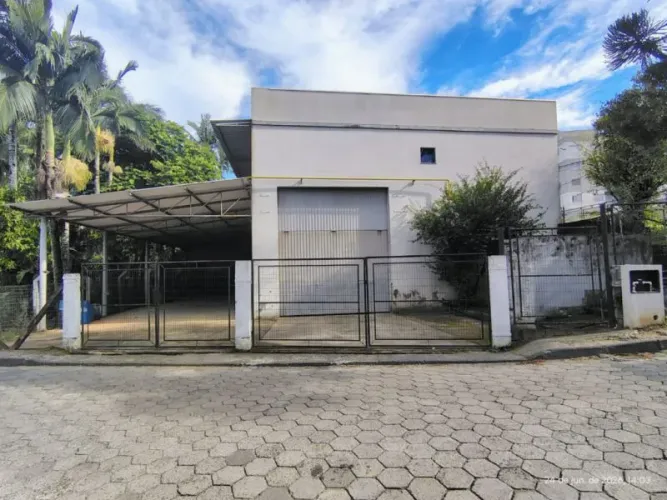 Galpão para locação na Rua Bahia com 378,74 m² Blumenau