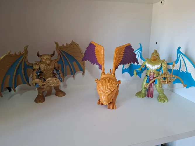 Bonecos Gárgulas limitados Goliath com armaduras