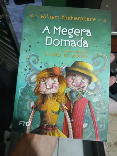 Livro a megera domada semi novo 
