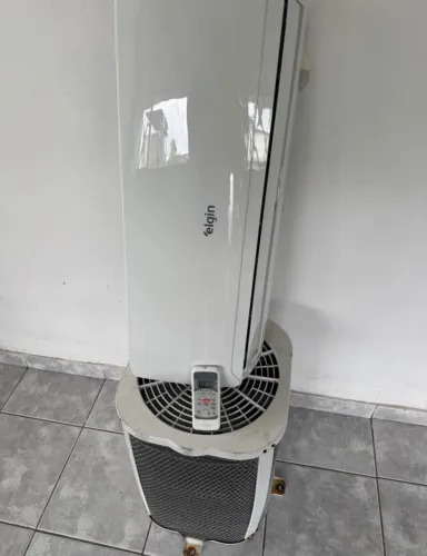 AR CONDICIONADO ELGIN 9 MIL SEMINOVO