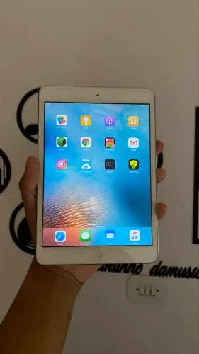 iPad Apple mini 1, funcionando perfeitamente. Para vender ligeiro *3