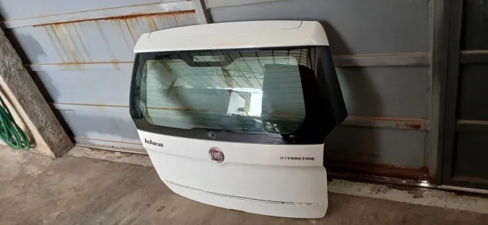Tampa Traseira Fiat Idéia Essence