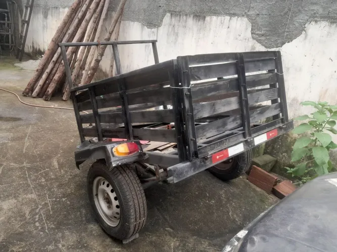 Peneu novo estu ESA carretinha rebok 2500 eu vendo tel * zap
