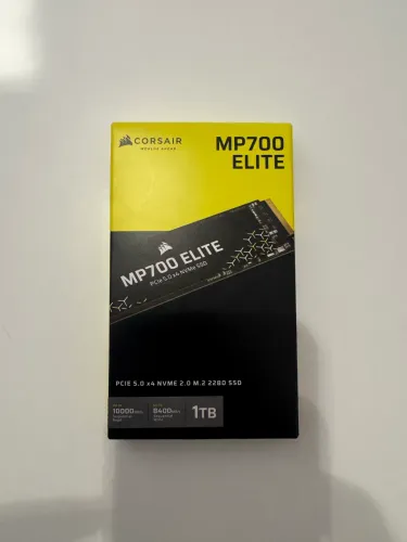 SSD Corsair MP700 ELITE 1TB, NVMe PCIe M.2, Leitura até 10.000MB/s, Preto