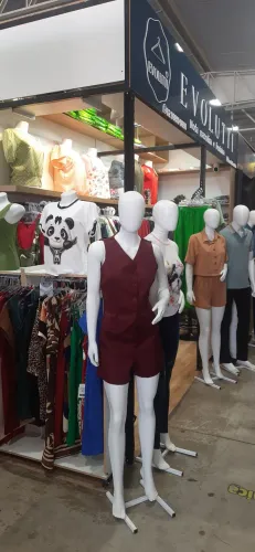 Vendo ou troco loja de roupas ( Pra vender rápido)