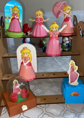 Brinquedos da coleção Super Mario Bros