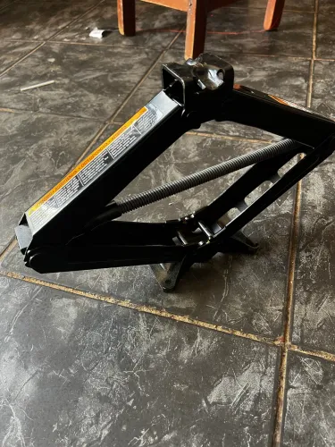 Vende-se macaco semi novo urgente