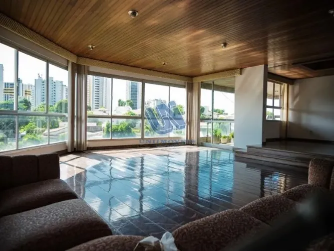 Apartamento cobertura com 6 quartos sendo 4 suítes 800m2 no Horto Florestal