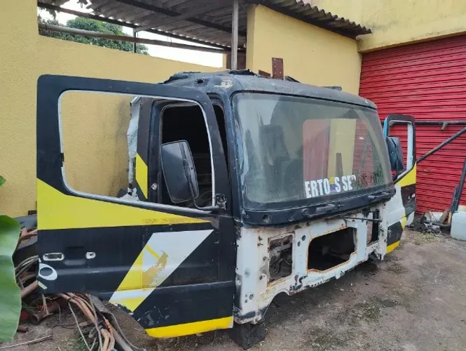 Cabine Atego Mercedes Bens