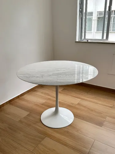 Mesa Saarinen Redonda 120 cm | Mármore Branco | Excelente Estado