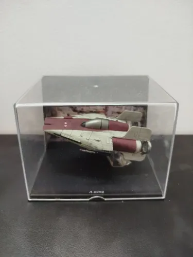 A-Wing Starfighter Star Wars - Miniatura em Expositor Acrílico