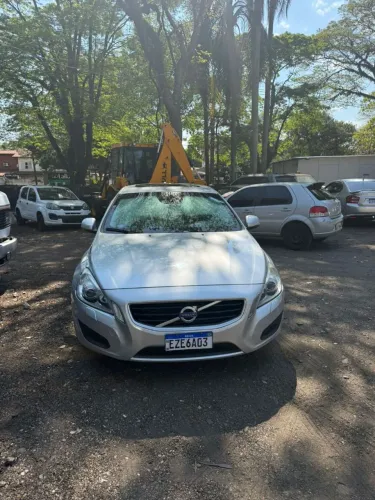 Volvo S60 T-5 2.0 240cv 4P 2012