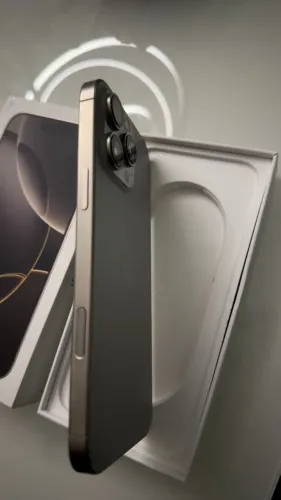 Iphone 16 Pro Max 256 Gb - Sem detalhes, estado de novo - Bateria 91 %