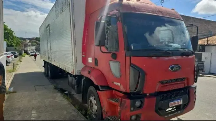 Ford cargo 2013