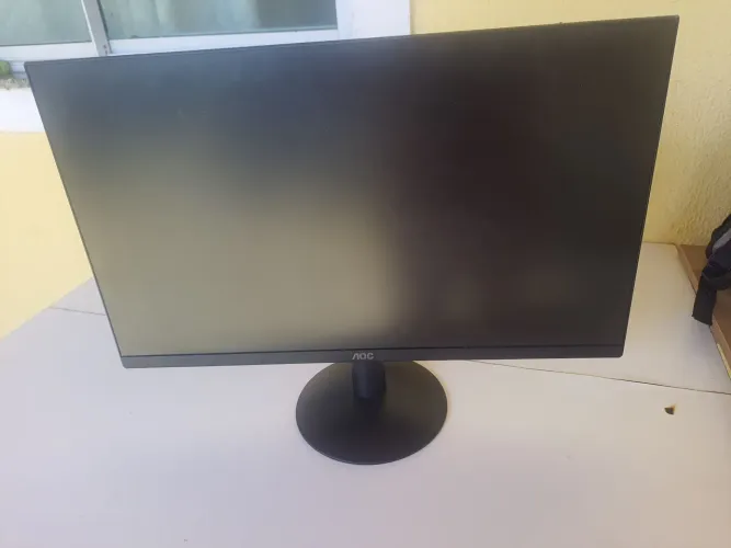 Monitor 100 htz 24 pol funcionando mais tela quebrada