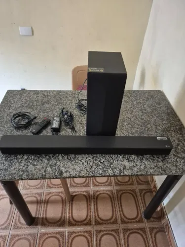 SoundBar LG Wireless vendendo no precinho pra sair rapido.. leia a publicação..