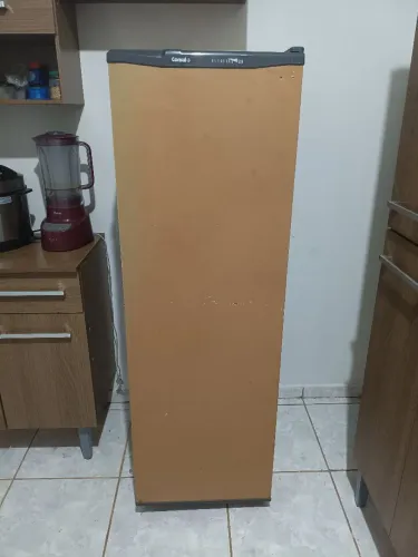 Geladeira pequena