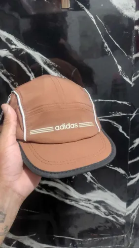 Boné Adidas