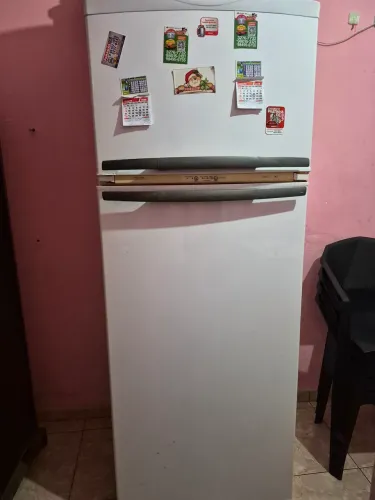 Vende-se Geladeira 