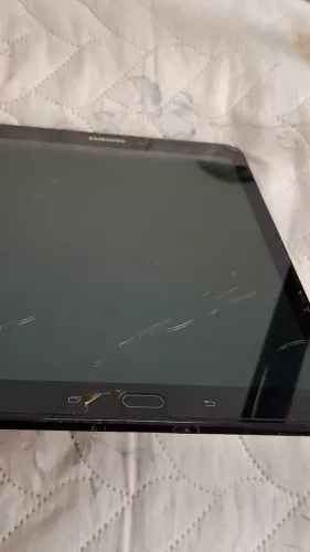 Vendo tablet funcionando da Sansung modelo: SM t825 (observação: bateria viciada)