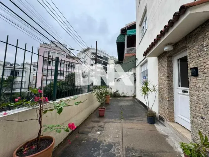 Apartamento : / Residencial / Laranjeiras