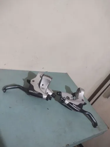 Manetes de freio vbrake Shimano Deore XT ST-M750 via Japan dianteiro e traseiro.