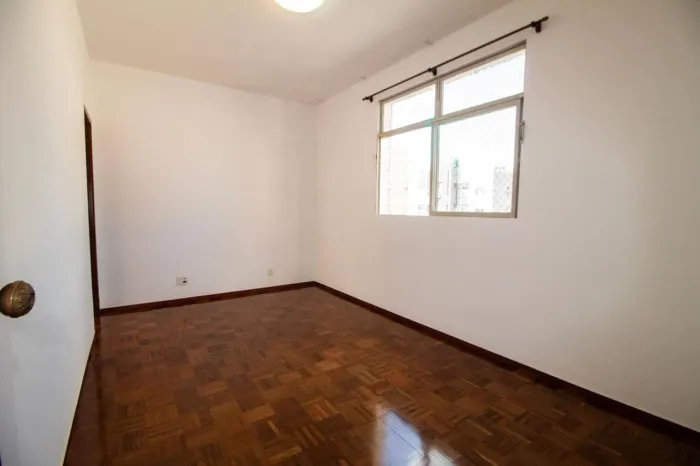 Apartamento à Venda - Coração de Jesus, 3 Quartos, 95 m2