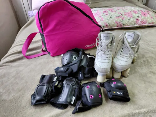 Kids' Roller Skates Quad 100 - Holographic White tamanho 35/36.