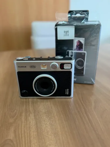 Câmera instantânea Instax Mini EVO