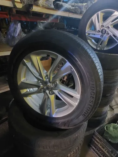 Jogo de roda aro 16 tracker 2023 4 pneus BRIDGESTONE 215/60R16 95v