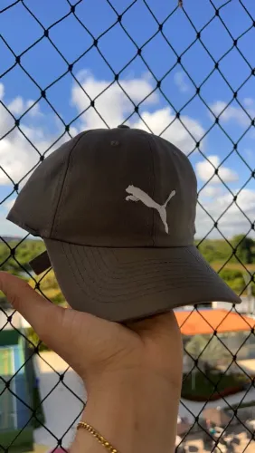 Boné pra combinar com seu estilo