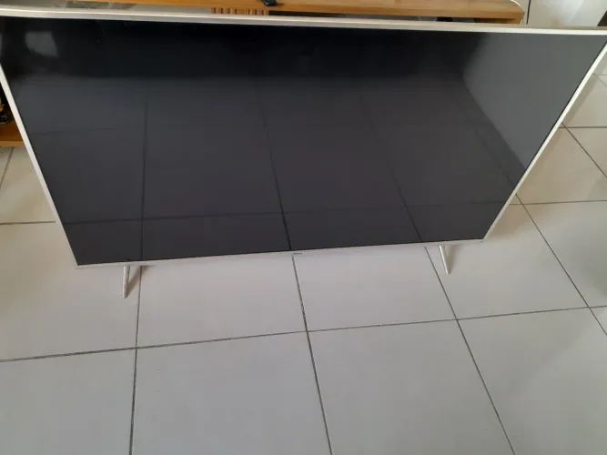 TV Philco 55" com defeito (Ao ligar a TV a imagem não aparece, apenas o som)