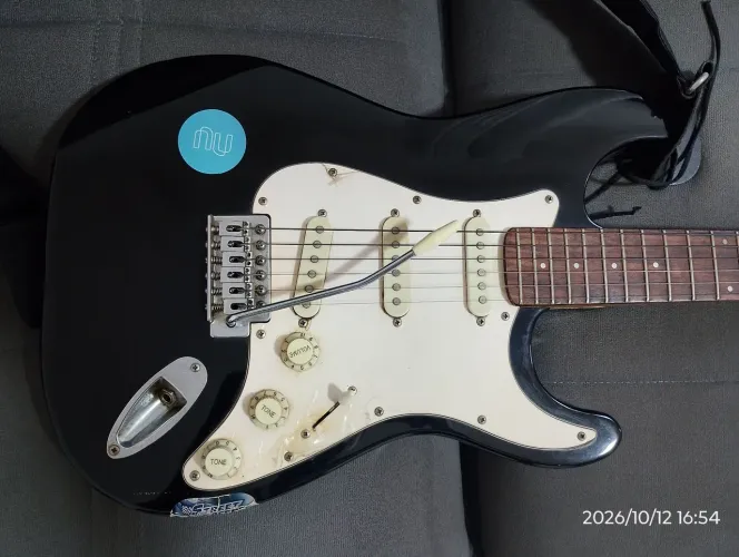 Guitarra Giannini GGX-15 + Pedaleira Element Elmtv-01