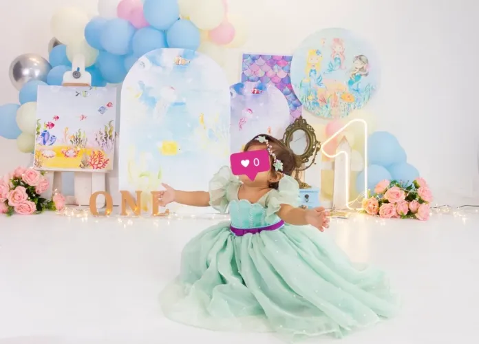 Vestido fundo do mar 2 em 1 acompanha tiara e calda de sereia 