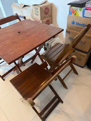 VENDO MESA DOBRÁVEL + 4 CADEIRAS