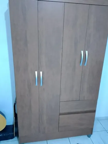 Guarda-roupas Solteiro 4 Portas 2 gavetas