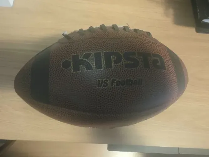 Bola de Futebol Americano Kipsta