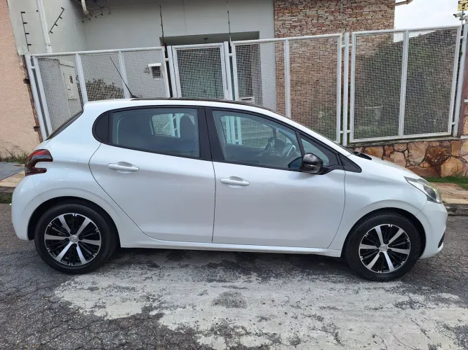 Peugeot 208 Griffe 1.6 Flex 16V 5P Aut. 2017
