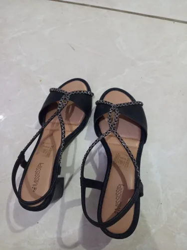 Vendo sandália feminina salto bloco médio mississpi original 