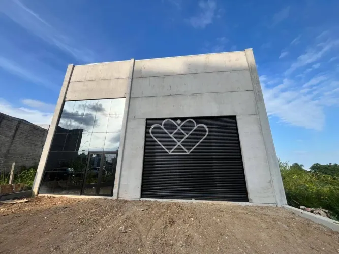 Pavilhão com Estacionamento no Bairro Passo das Pedras em Gravataí