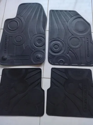 TAPETE DE BORRACHA ORIGINAL CHEVROLET: ONIX LTZ,  PRISMA, CLASSIC, ONIX JOY....