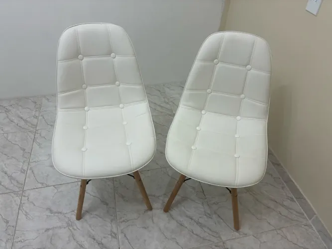 Vende-se cadeira Eiffel 